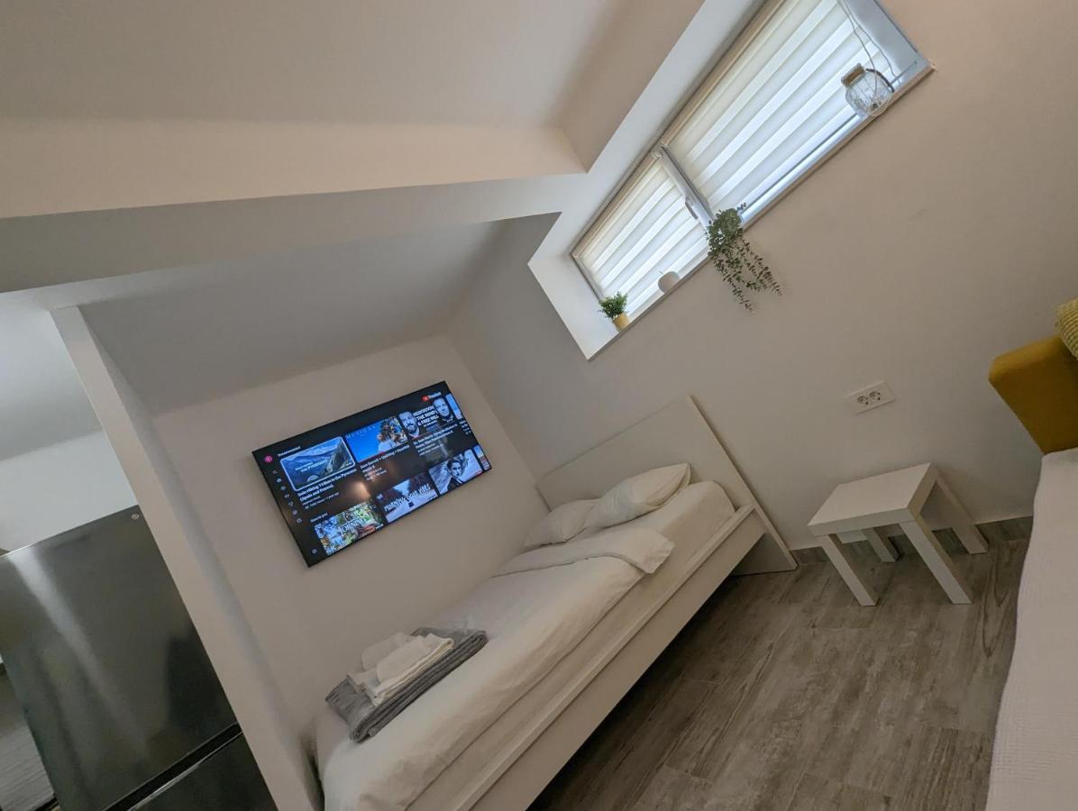 Apartment Downtown Abode